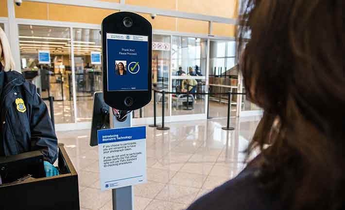 Delta amplia sus experiencias sin contacto